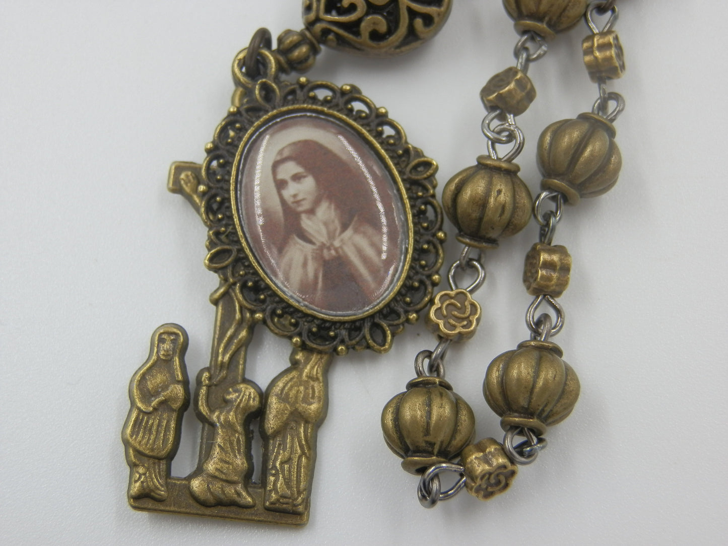 Vintage style Saint Therese prayer chaplet, St. Therese of Lisieux, St. Teresa, The Holy Child Jesus prayer Beads, Antique prayer beads.