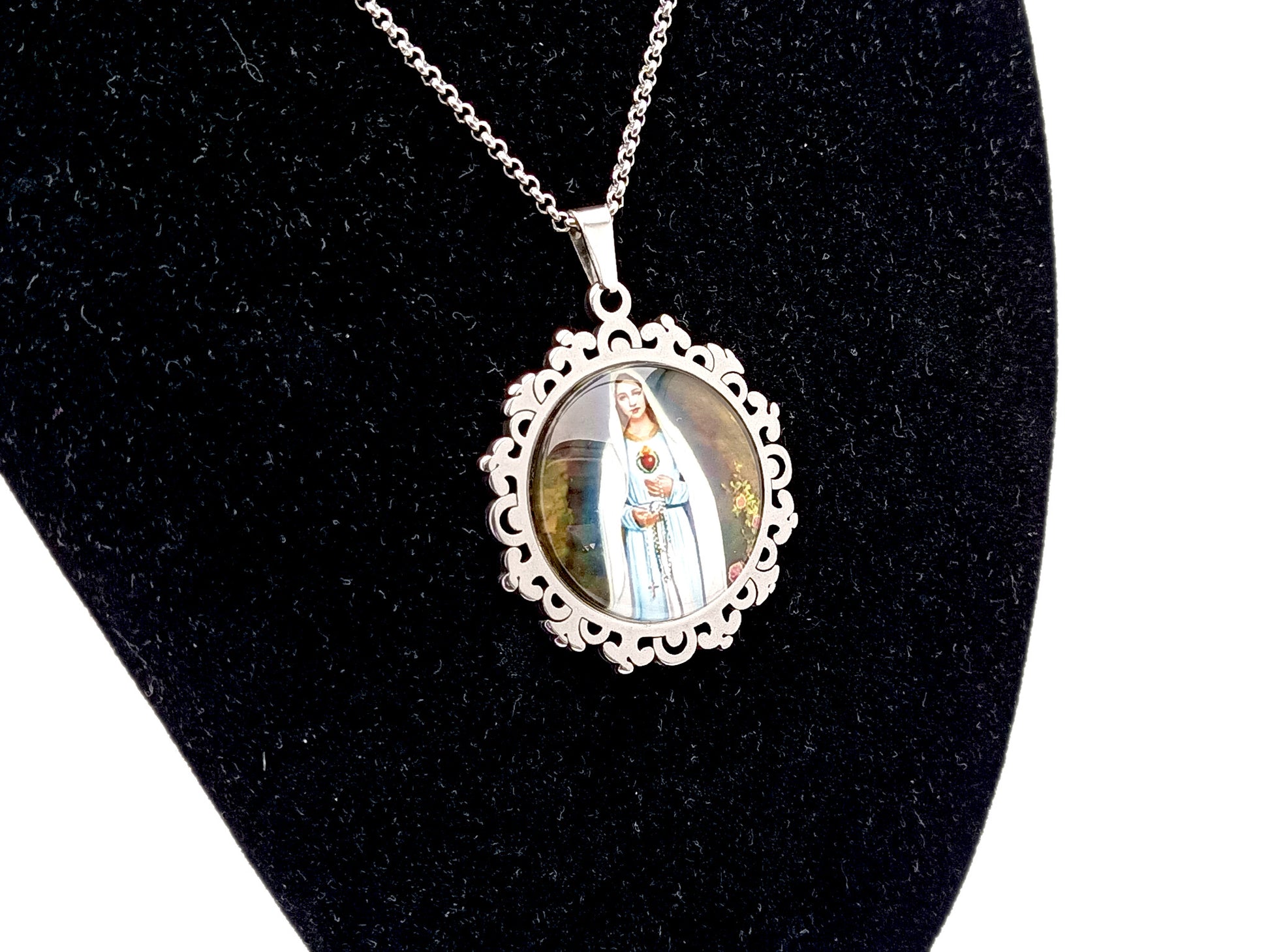 Immaculate Heart of Mary unique rosary beads pendant necklace with stainless steel domed picture medal and 20" stainless steel belcher chain.