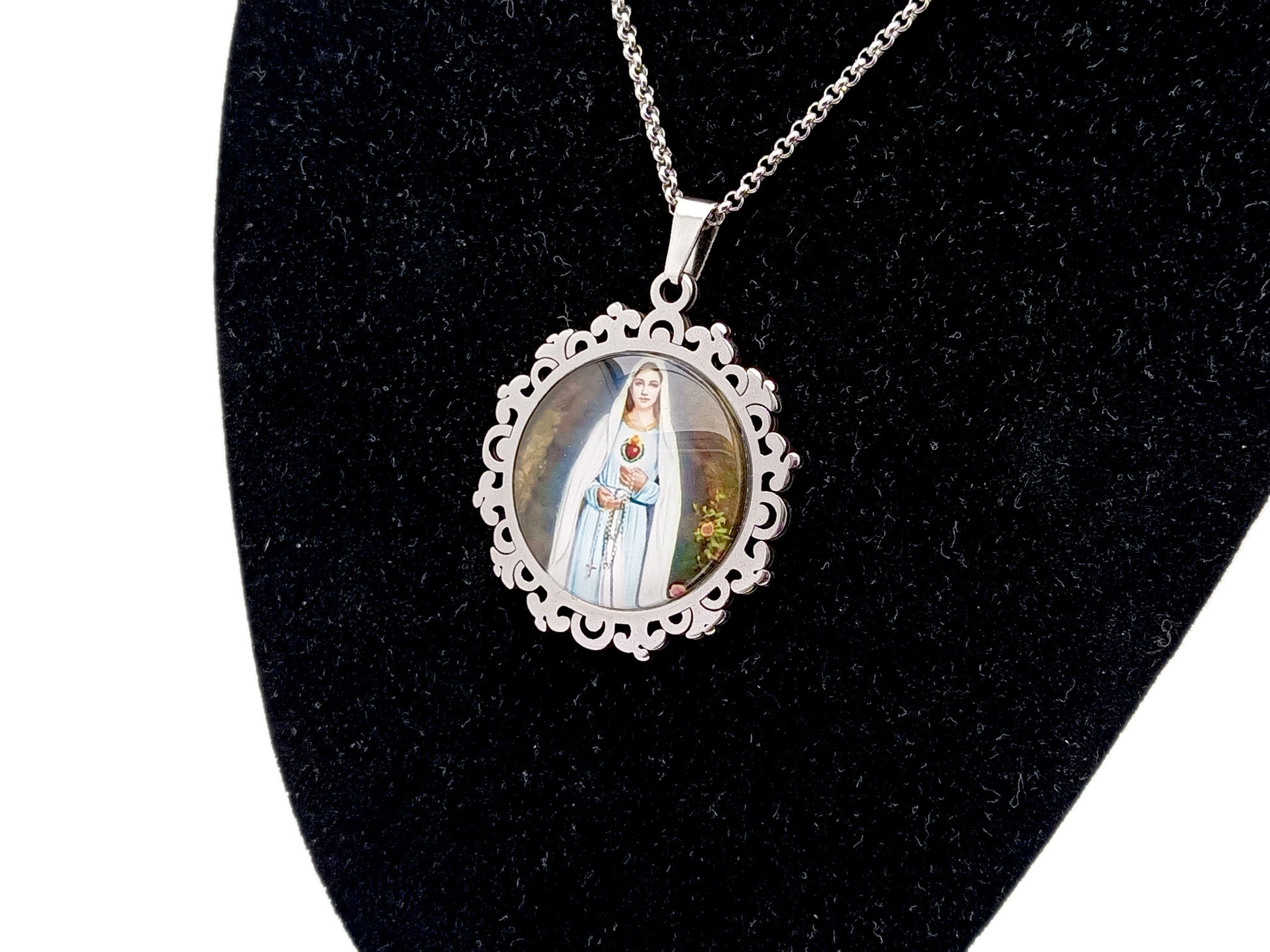 Immaculate Heart of Mary unique rosary beads pendant necklace with stainless steel domed picture medal and 20" stainless steel belcher chain.