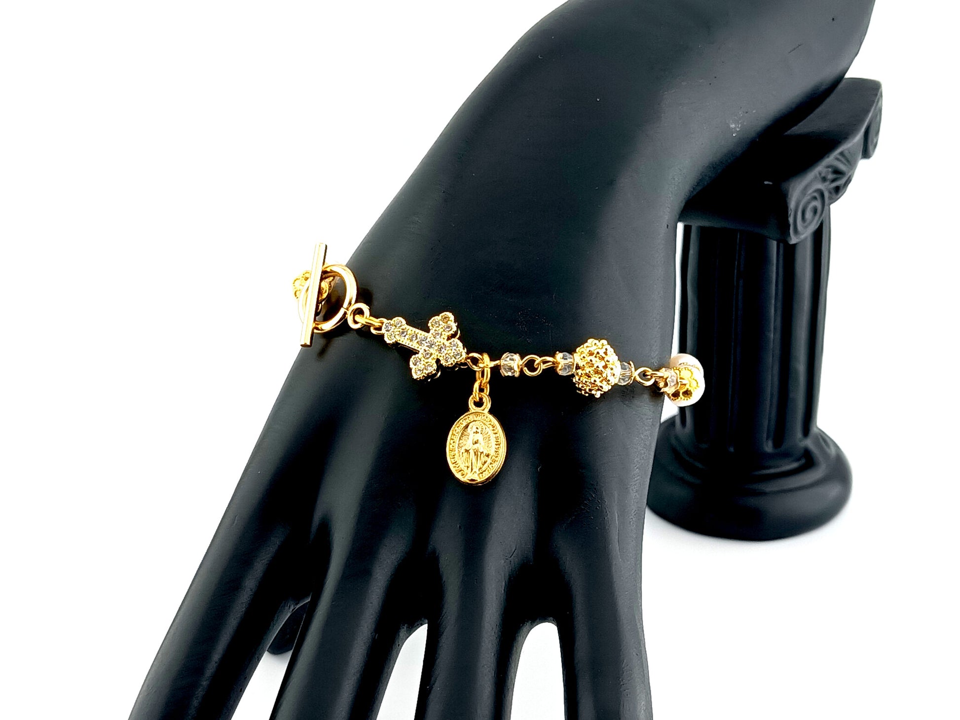 Miraculous Medal unique rosary beads fresh water pearl and 18K gold plated lattice single decade rosary bracelet with cubic zirconia crucifix.