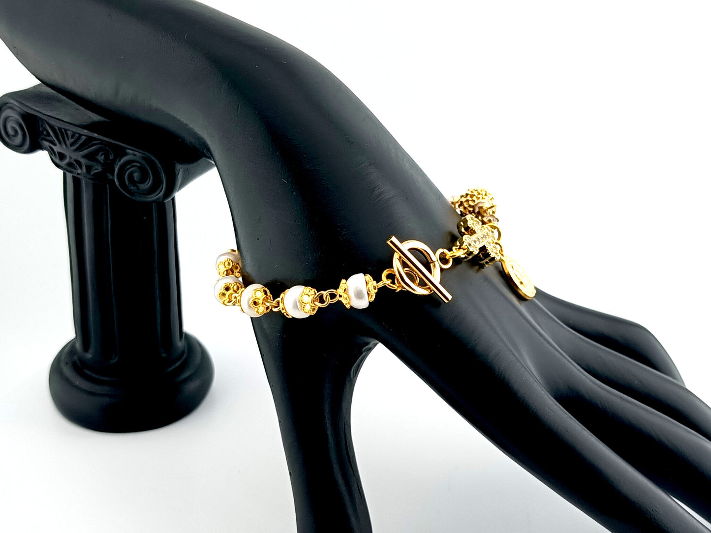 Miraculous Medal unique rosary beads fresh water pearl and 18K gold plated lattice single decade rosary bracelet with cubic zirconia crucifix.