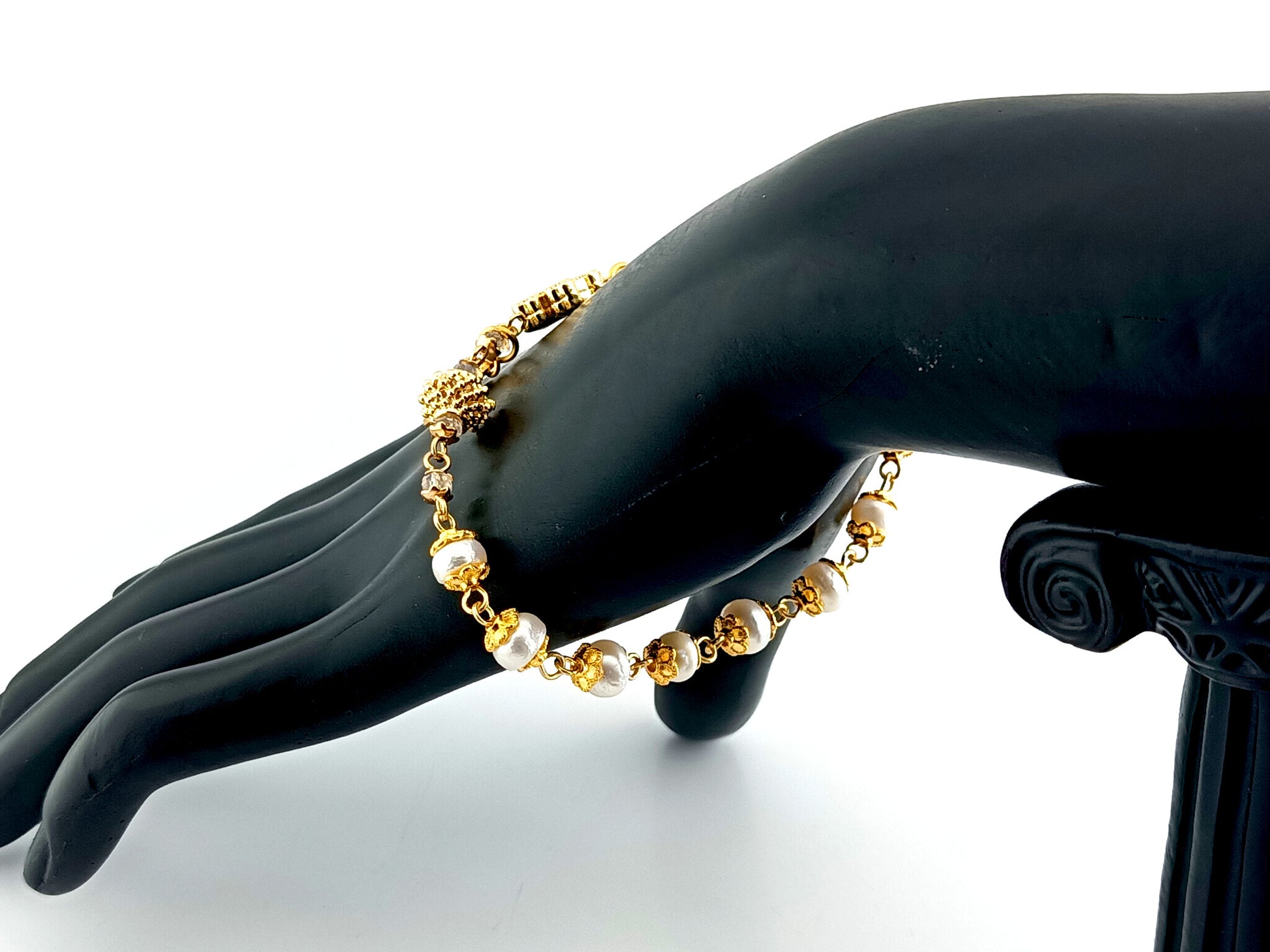 Miraculous Medal unique rosary beads fresh water pearl and 18K gold plated lattice single decade rosary bracelet with cubic zirconia crucifix.