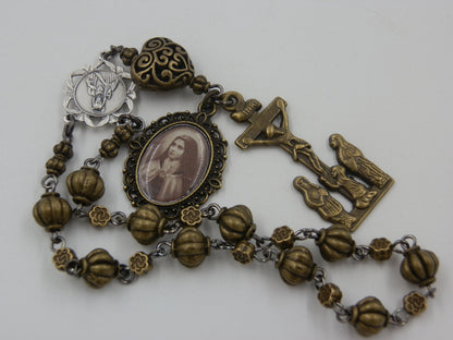 Vintage style Saint Therese prayer chaplet, St. Therese of Lisieux, St. Teresa, The Holy Child Jesus prayer Beads, Antique prayer beads.