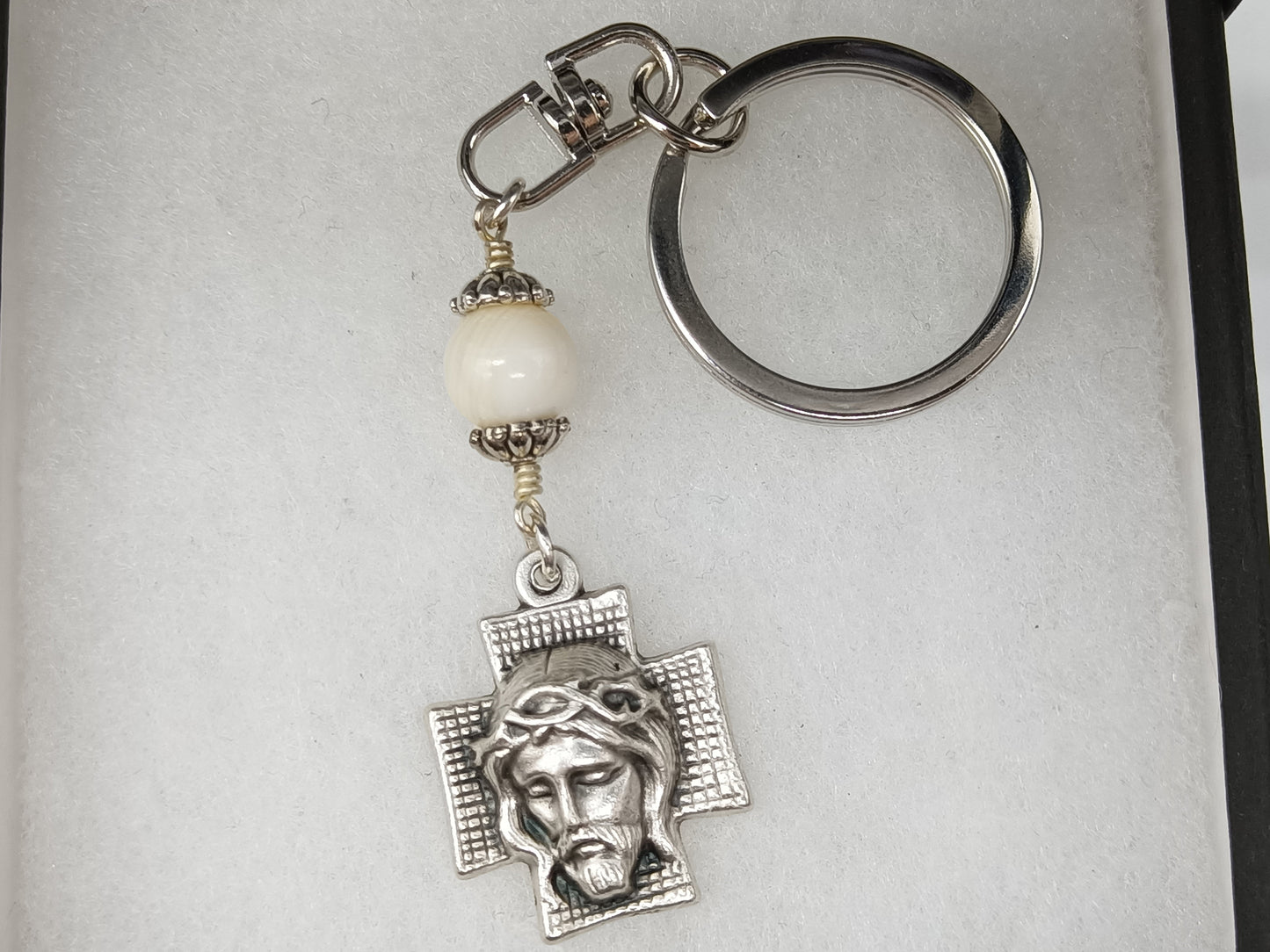 Holy Face of Jesus unbreakable key fob, Turin Shroud key chain, purse clip, Religious key chain, Patron Saints, Vintage gifts, Rosaries.